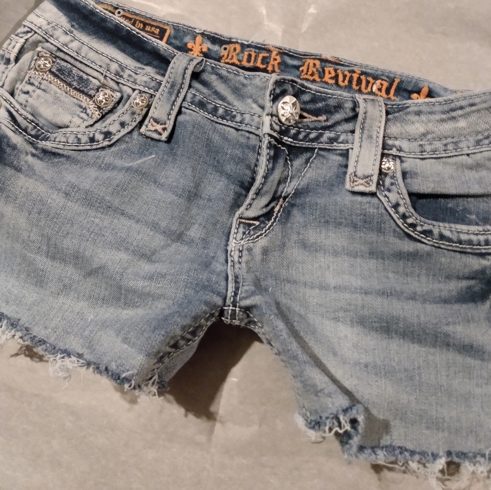 Rock Revival denim shorts w rhinestones Size 26